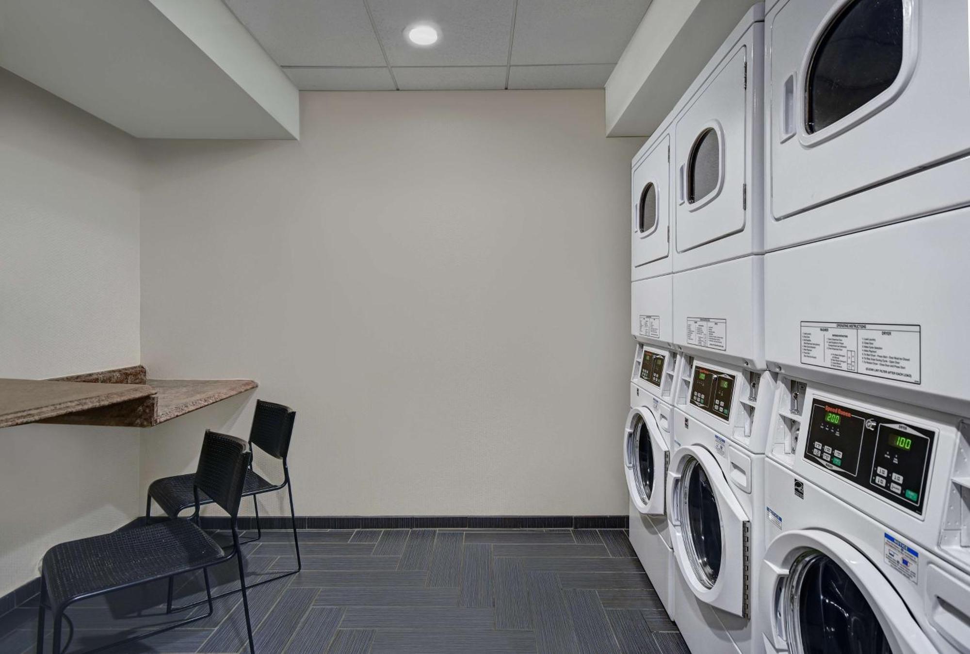 Homewood Suites By Hilton Eatontown Εξωτερικό φωτογραφία