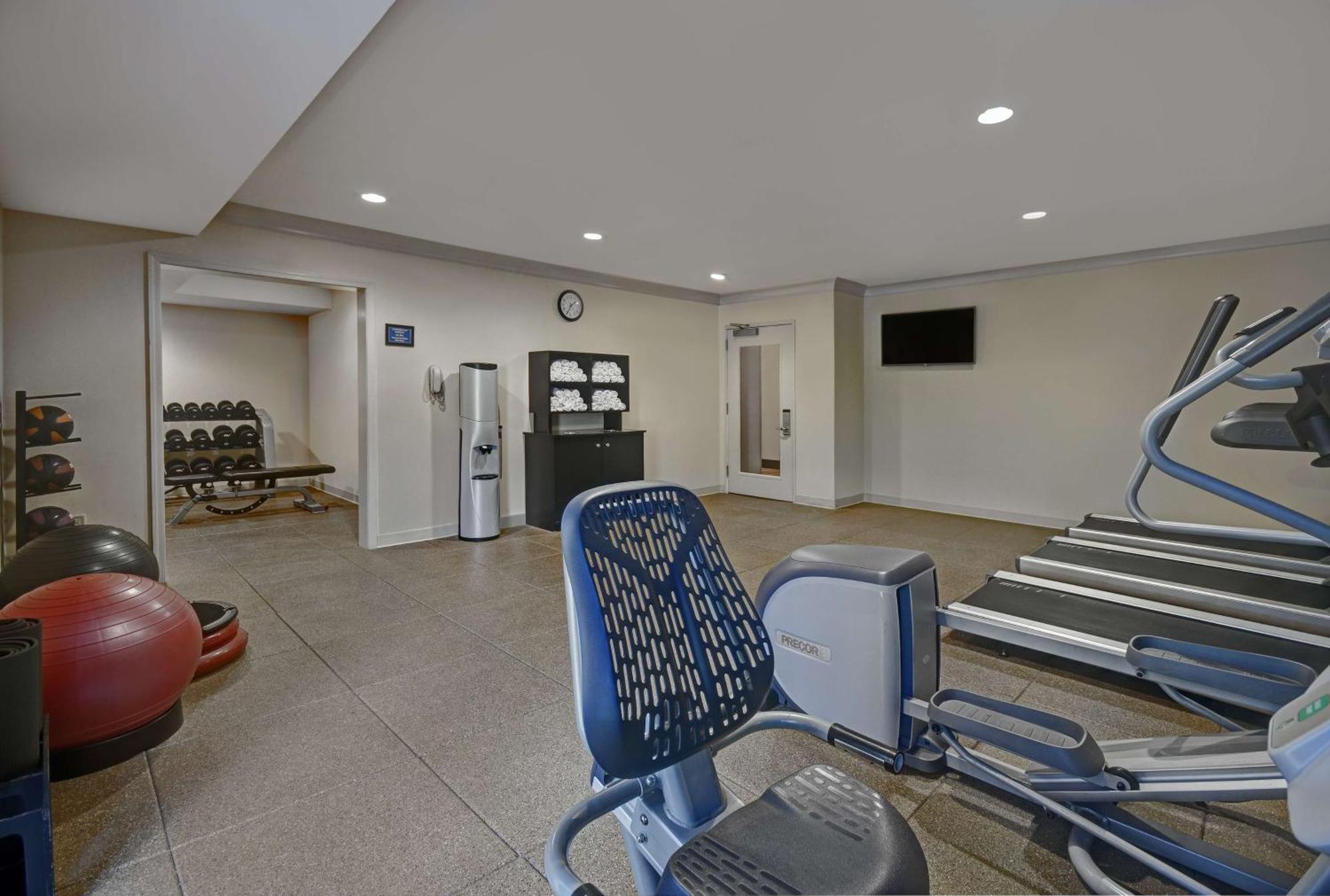 Homewood Suites By Hilton Eatontown Εξωτερικό φωτογραφία