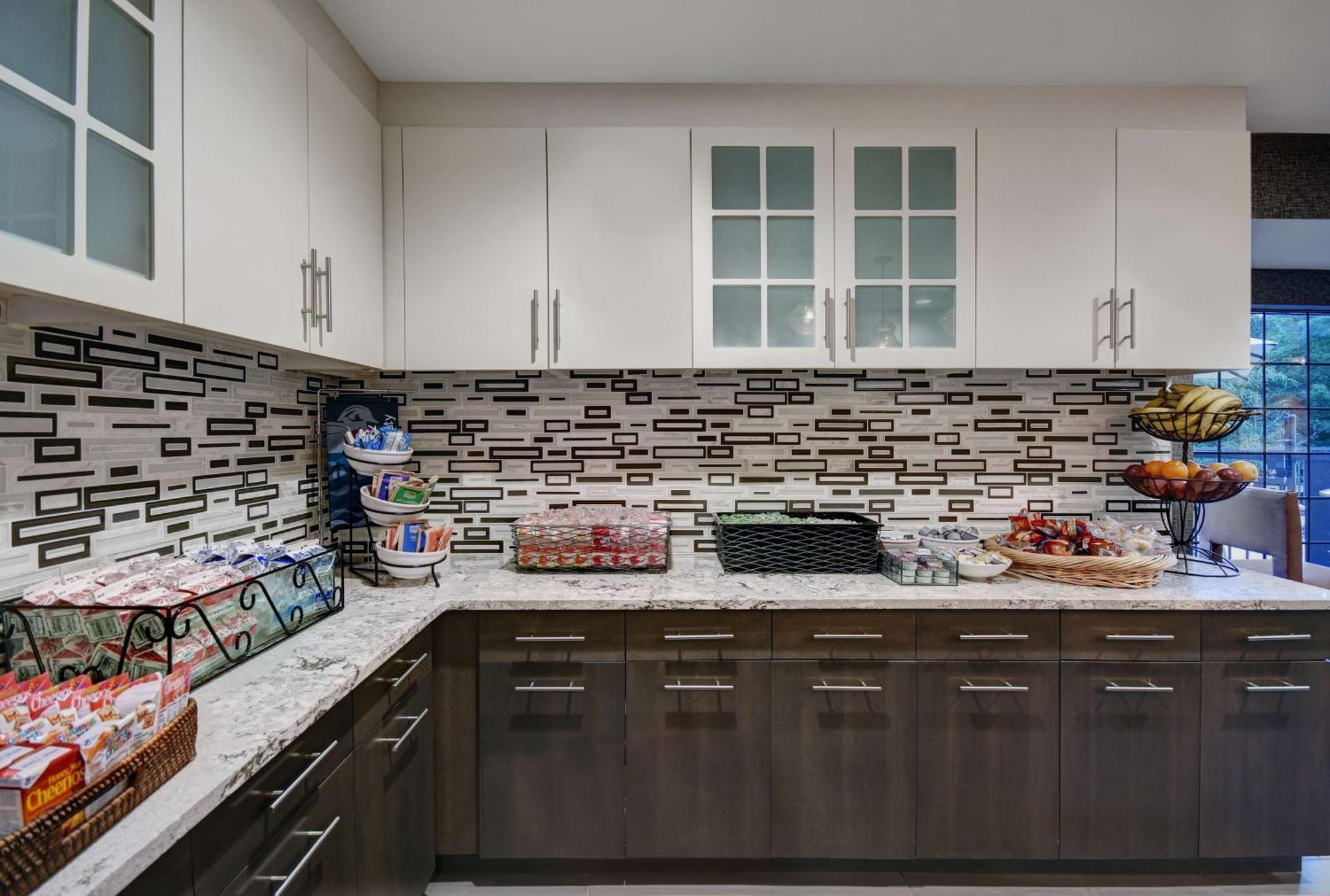 Homewood Suites By Hilton Eatontown Εξωτερικό φωτογραφία