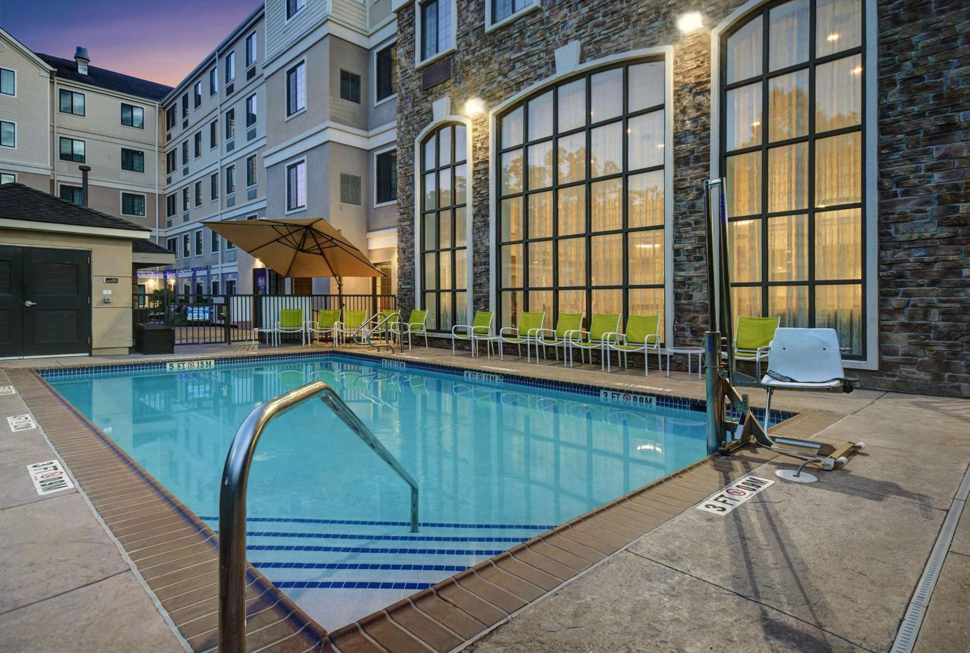 Homewood Suites By Hilton Eatontown Εξωτερικό φωτογραφία
