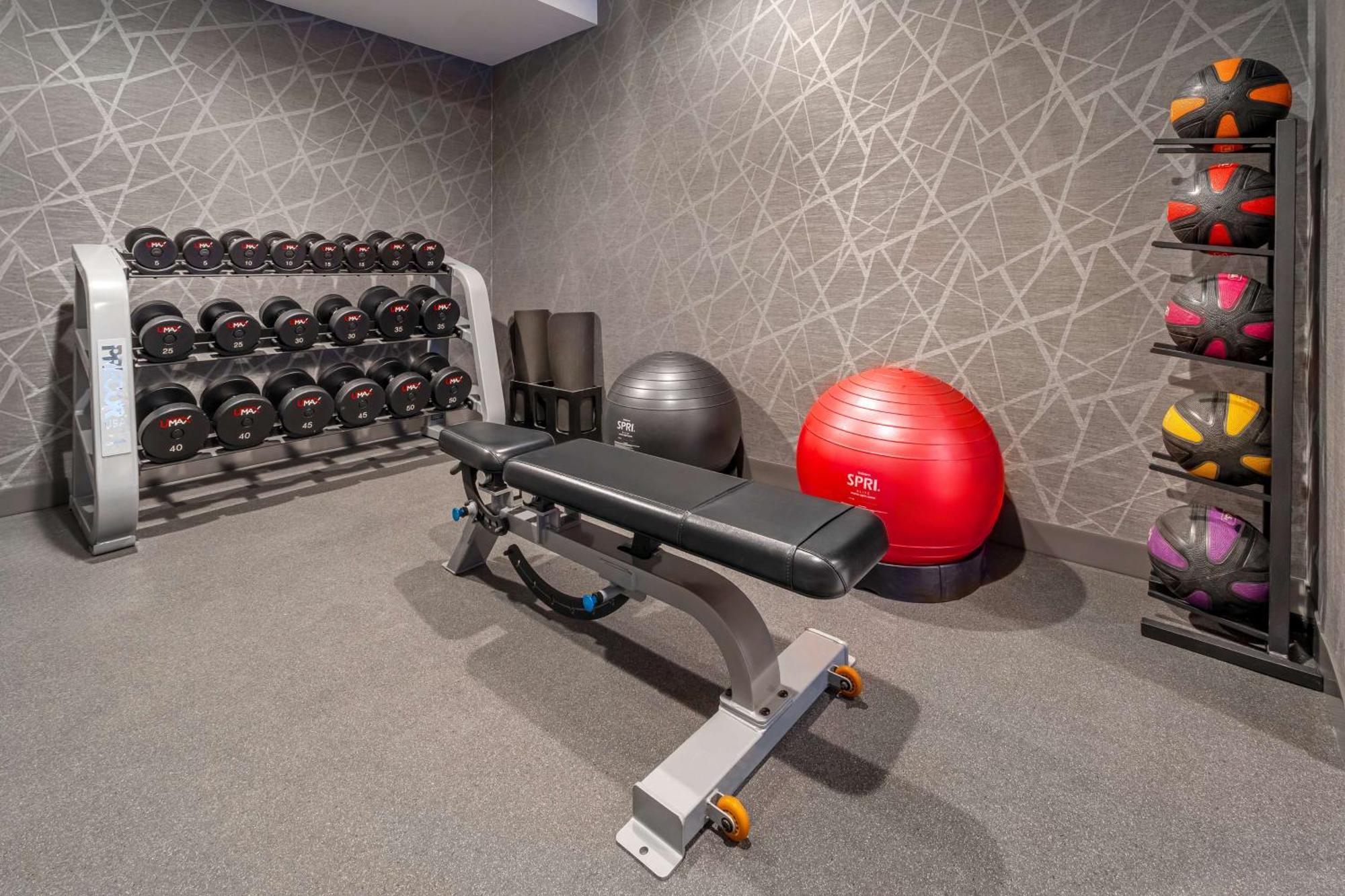 Homewood Suites By Hilton Eatontown Εξωτερικό φωτογραφία
